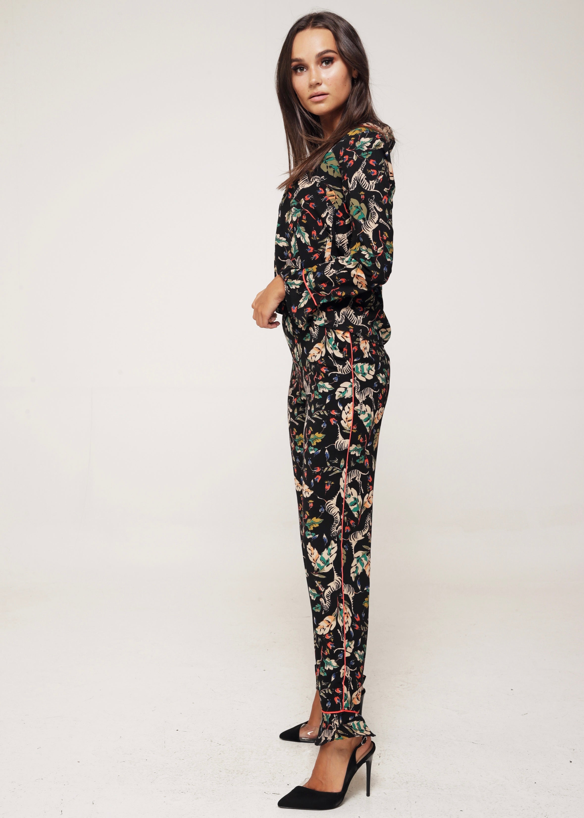 Top Blossom- Black